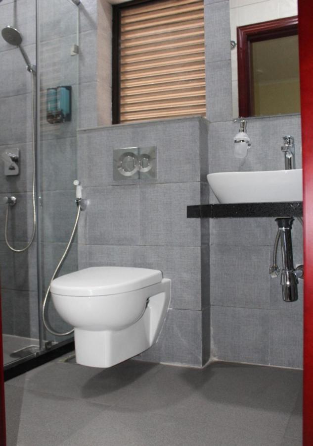 Ixoras Hotel Kinshasa Bagian luar foto