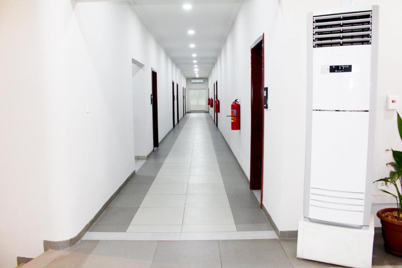 Ixoras Hotel Kinshasa Bagian luar foto
