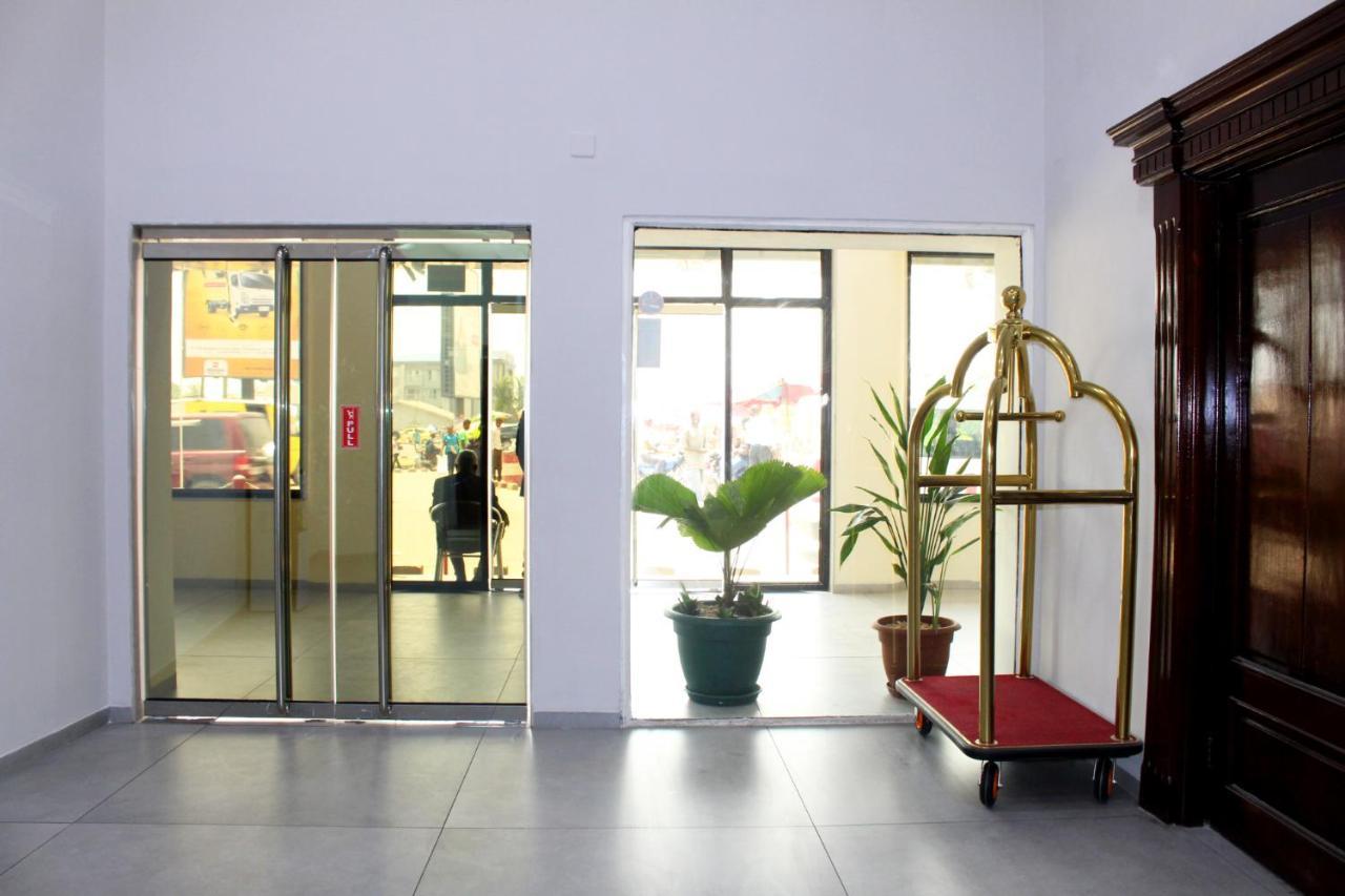 Ixoras Hotel Kinshasa Bagian luar foto