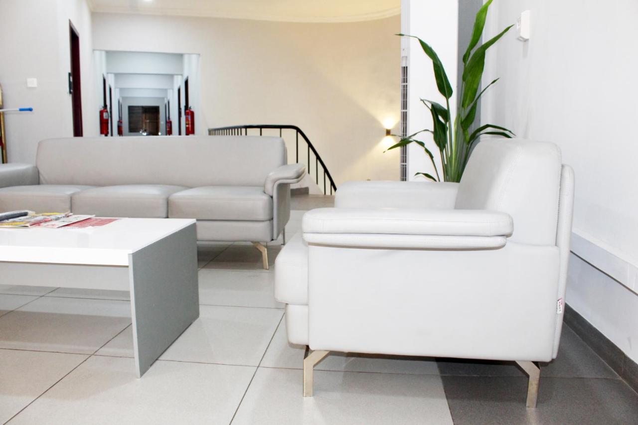 Ixoras Hotel Kinshasa Bagian luar foto