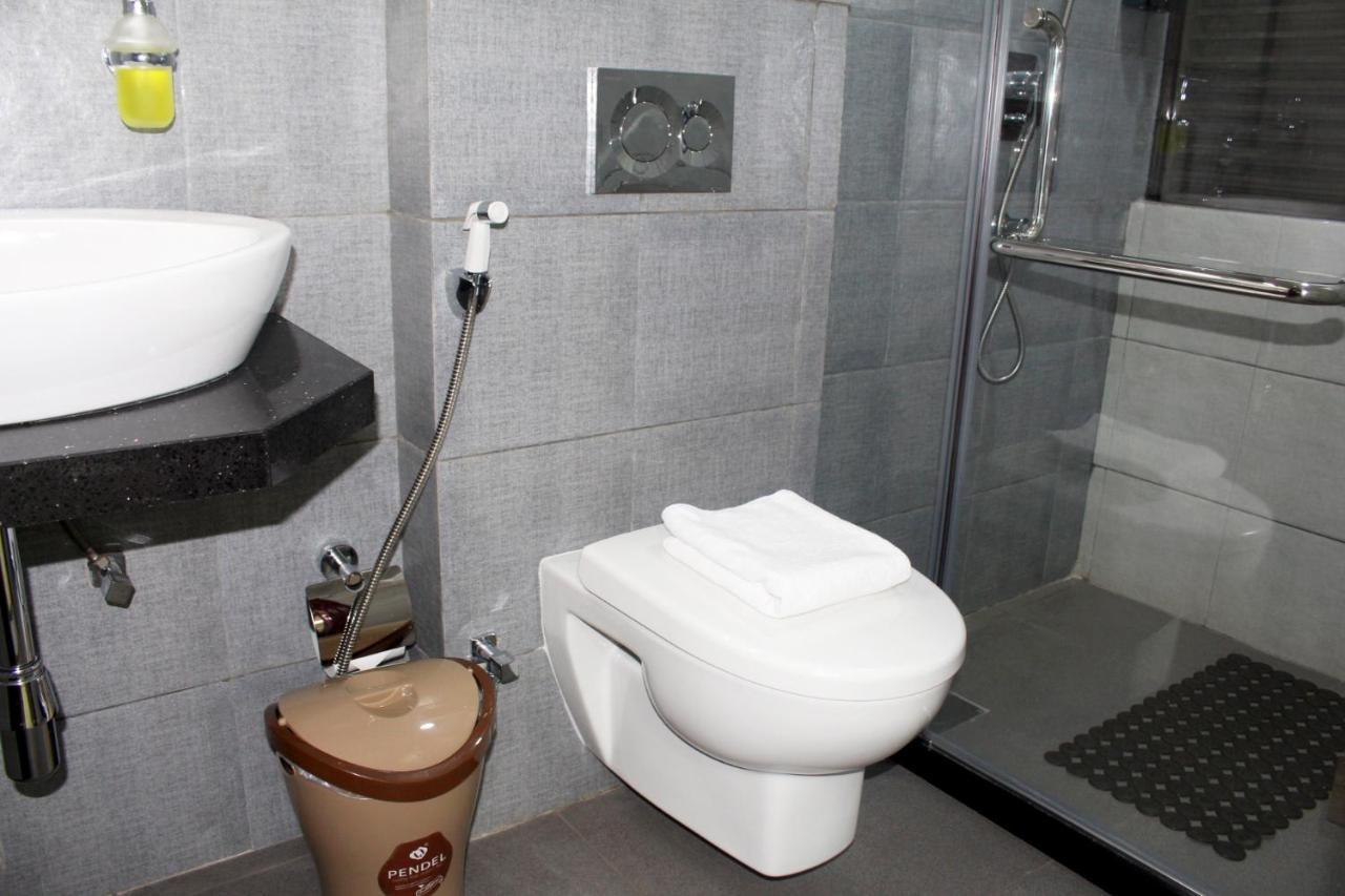 Ixoras Hotel Kinshasa Bagian luar foto
