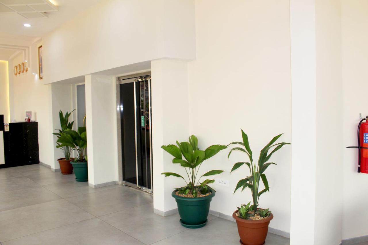 Ixoras Hotel Kinshasa Bagian luar foto