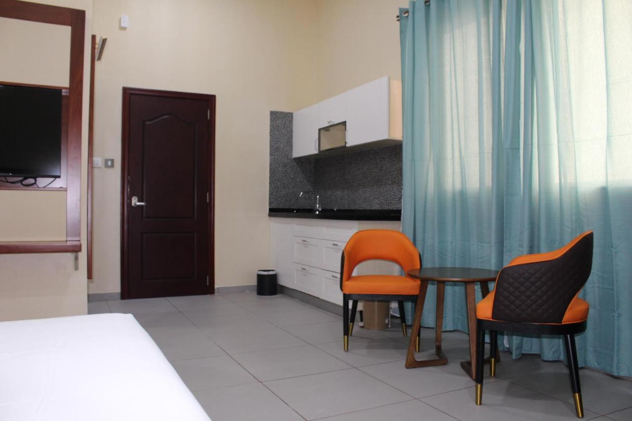 Ixoras Hotel Kinshasa Bagian luar foto